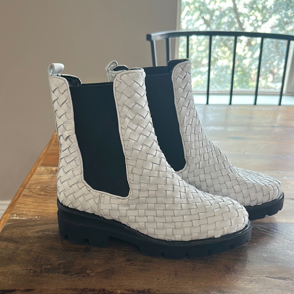 DownEast Women’s White and Black Ankle Boots with Woven Texture